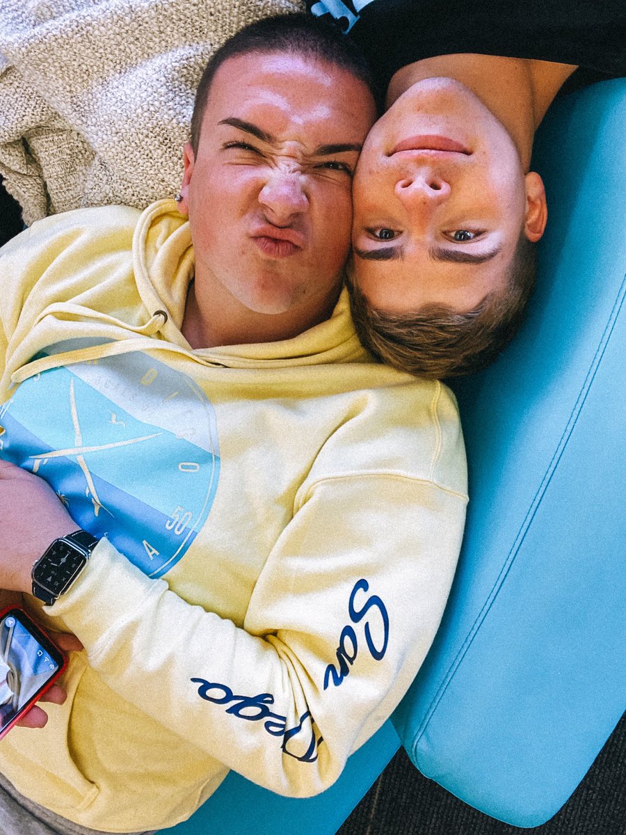 tylerrjvaughn's tweet photo. two years 🥺🤍 https://t.co/iSgqxriUWw