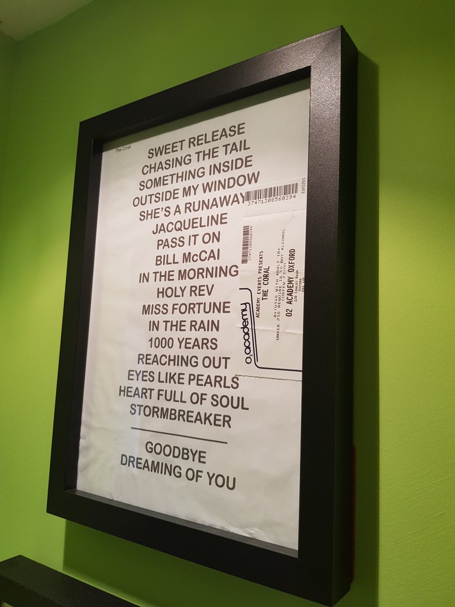 SyrupMan11's tweet photo. Finally got round to getting this on the wall @thecoralband @JamesSkellyBand @IanSkelly1 
Great set at @O2AcademyOxford last year. Dark Side of the Moon to finish up ! https://t.co/lL4CDWh0JG