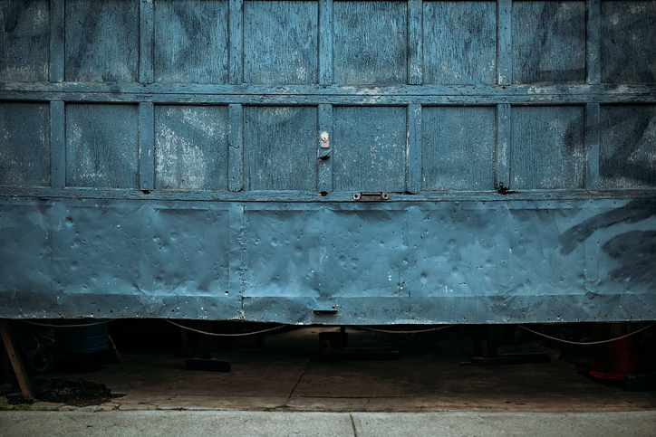 AAAdoorguys's tweet photo. Has your garage door seen better days? Transform your home or business with a new one to add value and enjoy other benefits, as well. #AAAdoorguystips https://t.co/o9zpGhbyMY