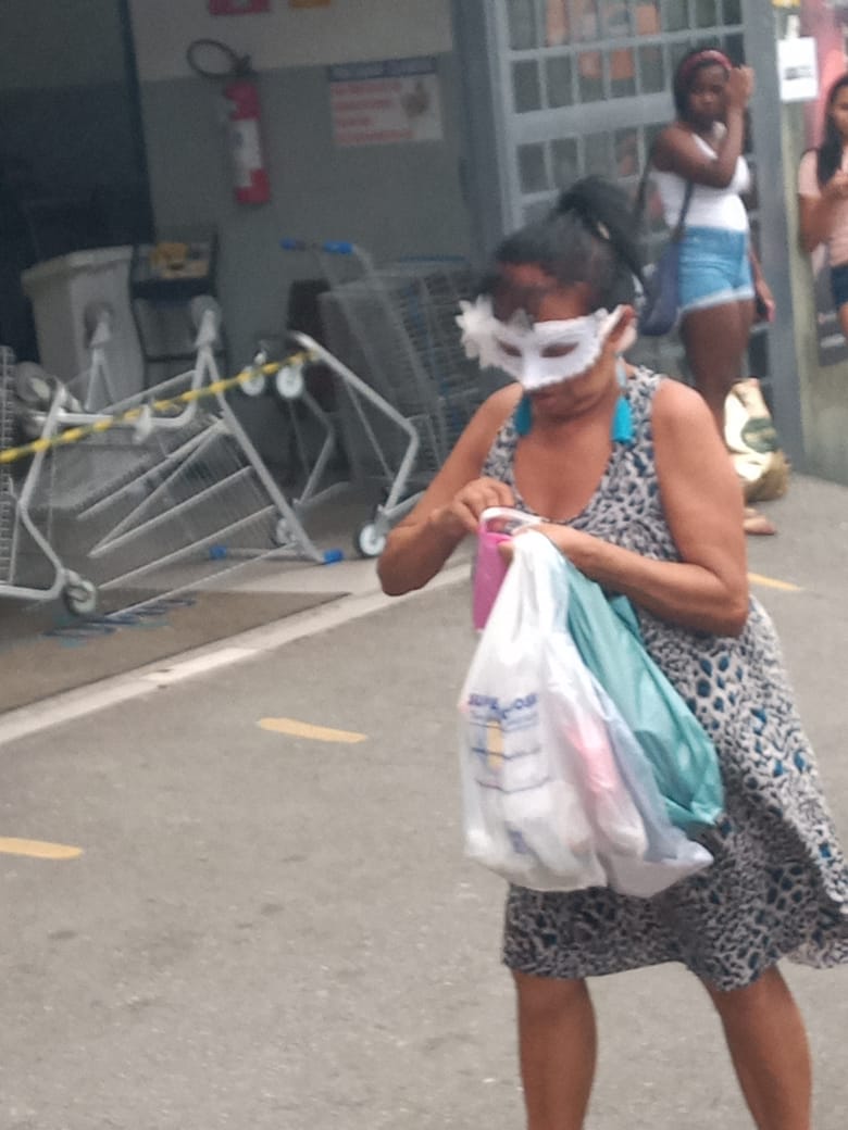 reticenciaas's tweet photo. prefeito de bh: obrigatório uso de máscara

pessoas do meu bairro no mercado: https://t.co/EXbOod710X
