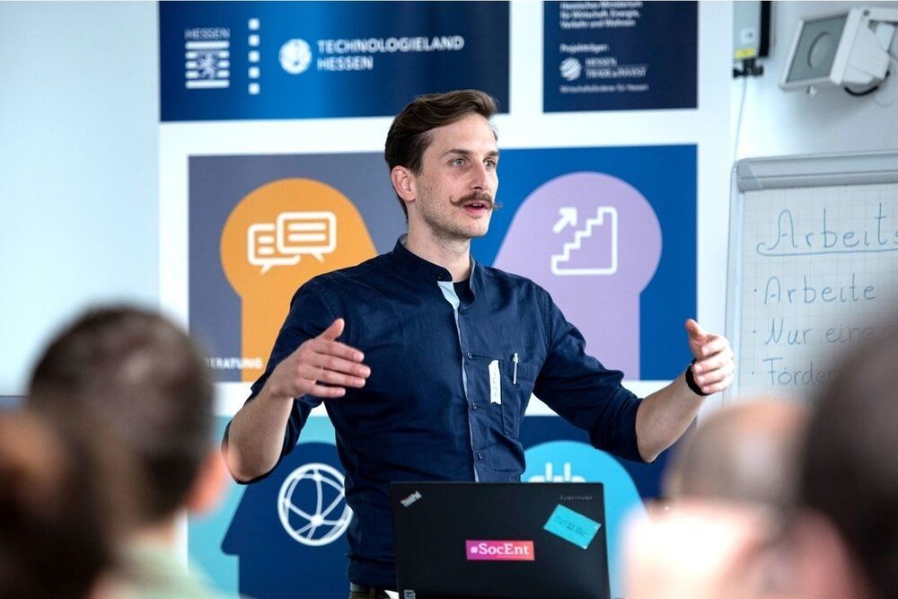 DrSchnuw's tweet photo. Was bedeutet es ein #Ökosystem für #SocialEntrepreneurs aufzubauen? Im Interview mit @AnikaHorn von @SocialVenturers auf @ImpactBoomOrg durfte ich über ein paar meiner Erfahrungen sprechen. #SocEnt #Ecosystem #EcosystemAcceleration https://t.co/BYTRjduUq9 https://t.co/Cs0LCpfLxb