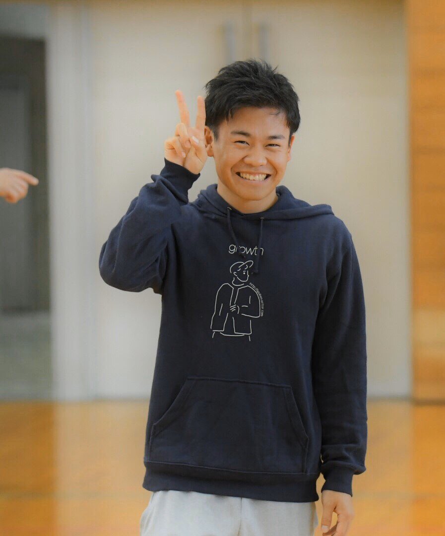 Luceat2012's tweet photo. 【選手紹介】
#8  鈴木研志郎
ポジション : MF
中盤でのゲームメイクと豊富な運動量で抜群の安定感のあるボランチ
Luceatには途中入部であったが、優れた判断と技術ですぐさま戦力へと上り詰めた👊
スポ健の元オリターで、チャーミングな笑顔から優��い性格が溢れんばかりに滲み出ているのがわかる😊 https://t.co/yU8AXEgg6F