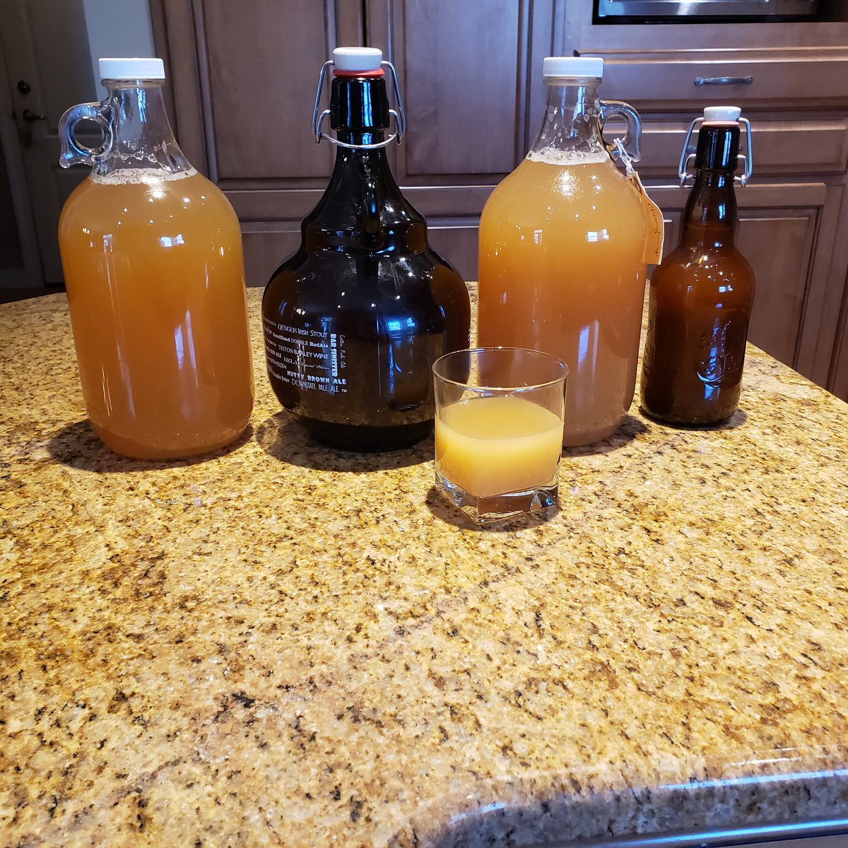 rob_kalb's tweet photo. Bottled up fresh kombucha!  #learnnewstuff #makeyourown #delicious https://t.co/oNioytwewc