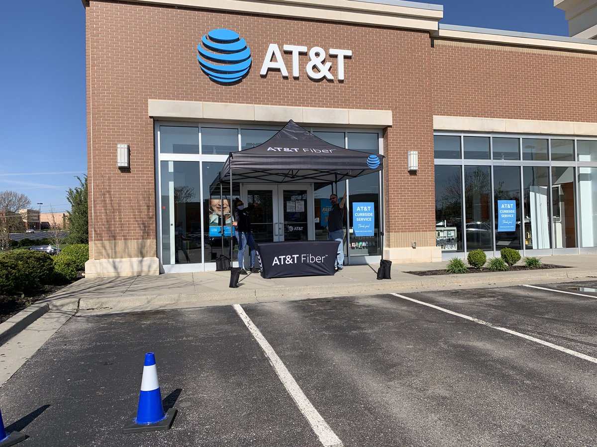 TeamOlathe's tweet photo. Your Olathe Store is open for all your essential needs! #curbsidepickup #BeThere #weKAN @Woody0709 @WesleyKyleNeal @Woody0709 @matthew_kobel https://t.co/d93L9SRbHh