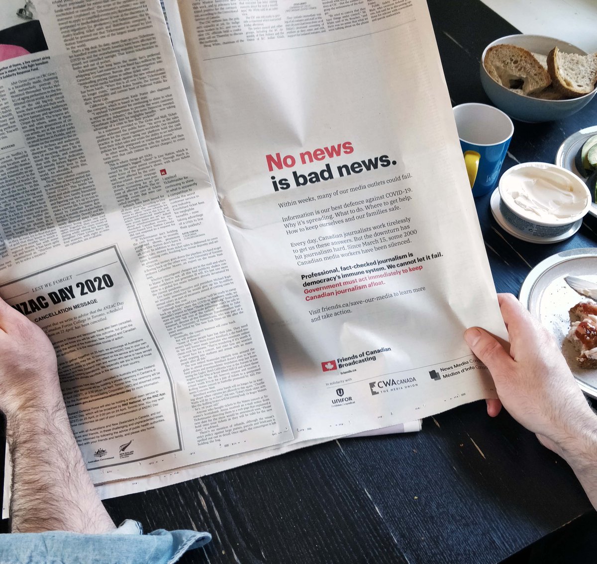 FriendsCndm's tweet photo. With our friends at @MediaUnifor @NewsMediaCanada & @CMGLaGuilde, we published this ad in newspapers across Canada this morning. Now it's your turn to send a message. Reply to @JustinTrudeau with why you think journalism in your community needs to be saved.#saveourmedia #cdnmedia https://t.co/aCZf6LVzo5
