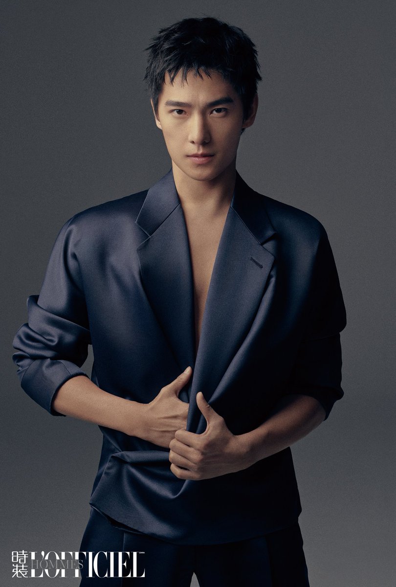 macroyance_0099's tweet photo. #杨洋 A new magazine cover. 😍 https://t.co/MEf0hT0IwZ
