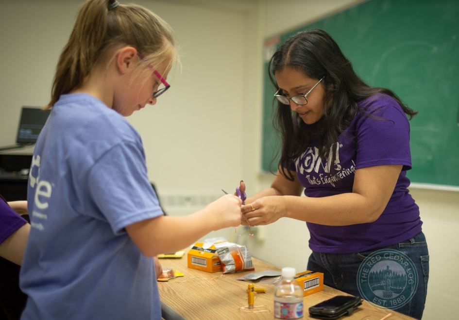 The Red Cedar Log tweet media
