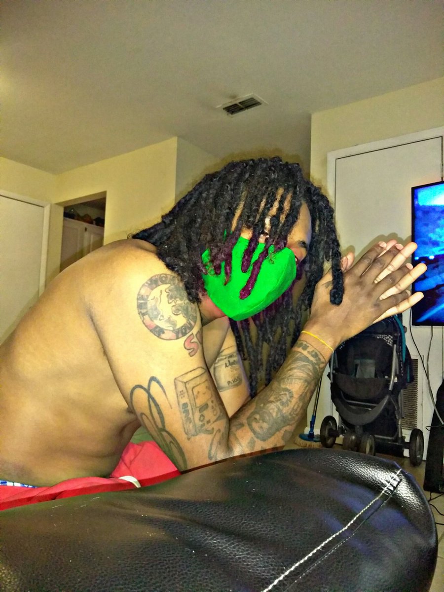 ChinchilaSou's tweet photo. Co-Vid19 but its 20 🌊 #Maskup https://t.co/bgxUgYzonB