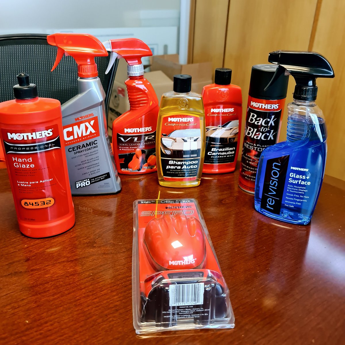 AutosyMas's tweet photo. A ver muchachos tengo este KIT de @Mothers_Mx para uds. COMO?

A) da RT
b) sube una foto de TU COCHE
c) Completa la frase #CuandoEstoTermineYo

Participa!

Estamos en VIVO hasta las 12 por MVS 102.5 @MVSNoticias https://t.co/JoncMDetqx