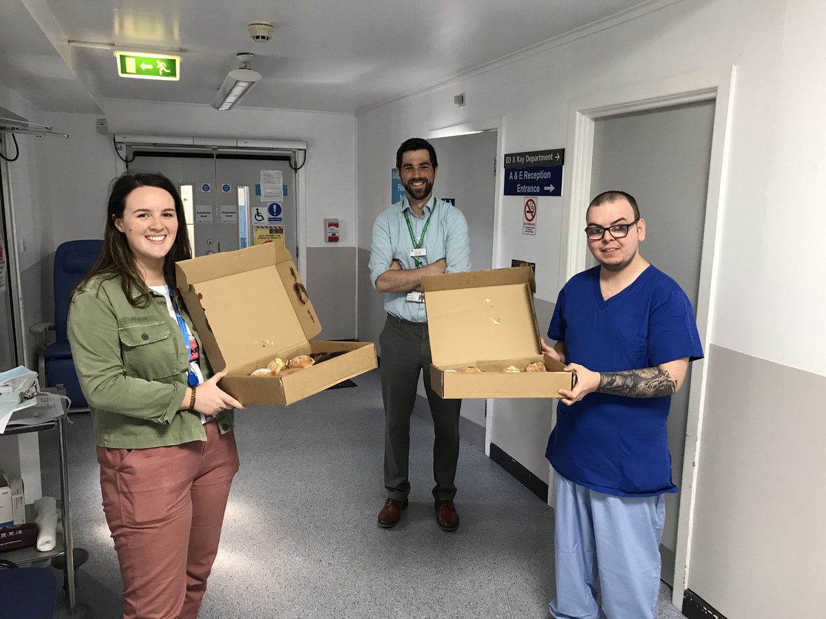 StephanieHare10's tweet photo. Thank you to Darren Guilt Trip Donuts for their very kind donation.  Staff at Ulster Hospital were delighted to receive these. ⁦@setrust⁩ ⁦@rosydevlin⁩ ⁦@GuiltTripCoffee⁩ https://t.co/I2uIDMm53X