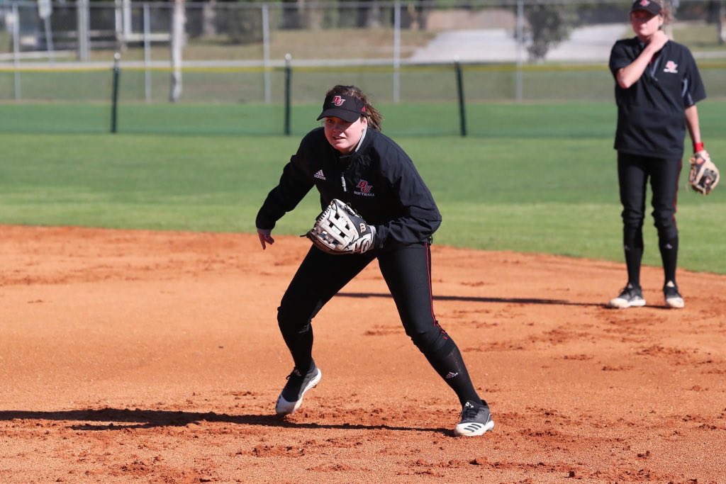 DU_SBALL's tweet photo. Closing our favorite softball memories is Nikki Szost! “My favorite memory would have to be going to the beach on our day off in FL and making dinners with our house!”🥎💪🏼 https://t.co/fA3cKvICnZ