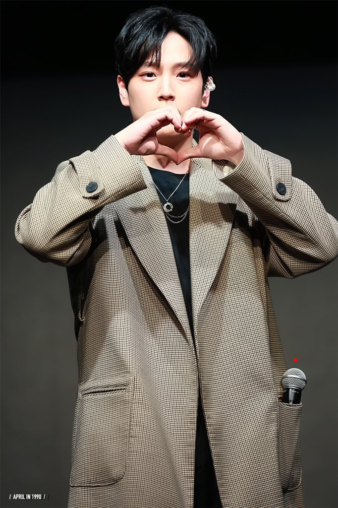 April_in_1990's tweet photo. @BAP_Himchan 오빠 생일축하해요❤ 🎂 #Himchan31stBirthdayEvent
#HappyHimJjangDay #힘찬 

다들 마스크😷잘 끼고 건강하세요 https://t.co/S422x7fNYf