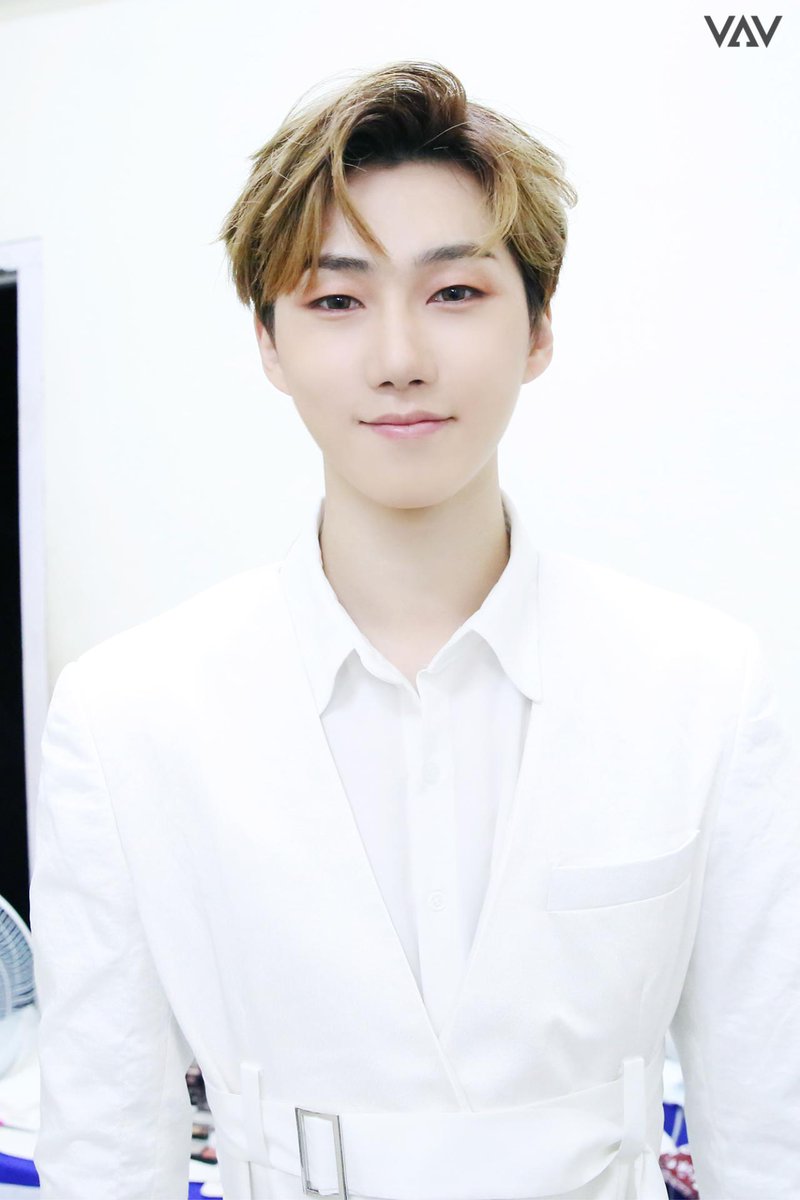 GISELA70294280's tweet photo. #HappyBaRonDay ❤️❤️❤️
TE QUIERO MUCHÍSIMO ERES EL MEJOR NUNCA DEJES DE SONREÍR POR QUE TU SONRISA VALE ORO!!! 
@VAV_official  #VAV #BARON 
❤️🎂🍰🎁🎂🎈🎉🕯️😁😜👍🤗 https://t.co/08fJdZelm3