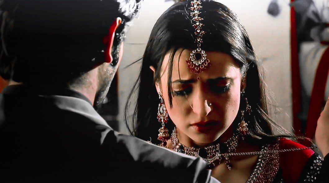 K: 'Itni dhoom dhaam se hogi humari shaadi ke sab dekhte reh jayenge.'A: 'Yeh raha mangalsutra aur yeh raha sindoor.'There goes Khushi's dreams..  #SanayaIrani  #BarunSobti  #IPKKND  #Arshi  #IPKKNDRewind  #IssPyaarKoKyaNaamDoon