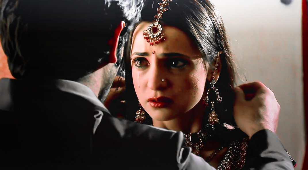 K: 'Itni dhoom dhaam se hogi humari shaadi ke sab dekhte reh jayenge.'A: 'Yeh raha mangalsutra aur yeh raha sindoor.'There goes Khushi's dreams..  #SanayaIrani  #BarunSobti  #IPKKND  #Arshi  #IPKKNDRewind  #IssPyaarKoKyaNaamDoon