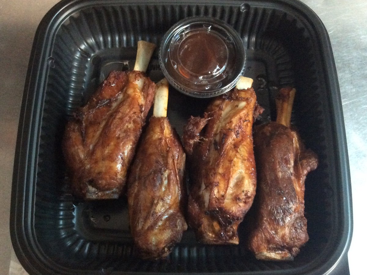 TCsReferee's tweet photo. Happy Saturday Y'all!
Order up all of your REF FAVORITES for carryout today, 11am to 9pm.
Go to https://t.co/NkJstflNPJ, order, pay, come pickup - call when you arrive & we will curbside deliver.
SAT SOUPS (4.18.20) - Beer Cheese / Chili
#TakeoutLocal #EatLocal #SupportLocal https://t.co/xmkX2AY9Ku