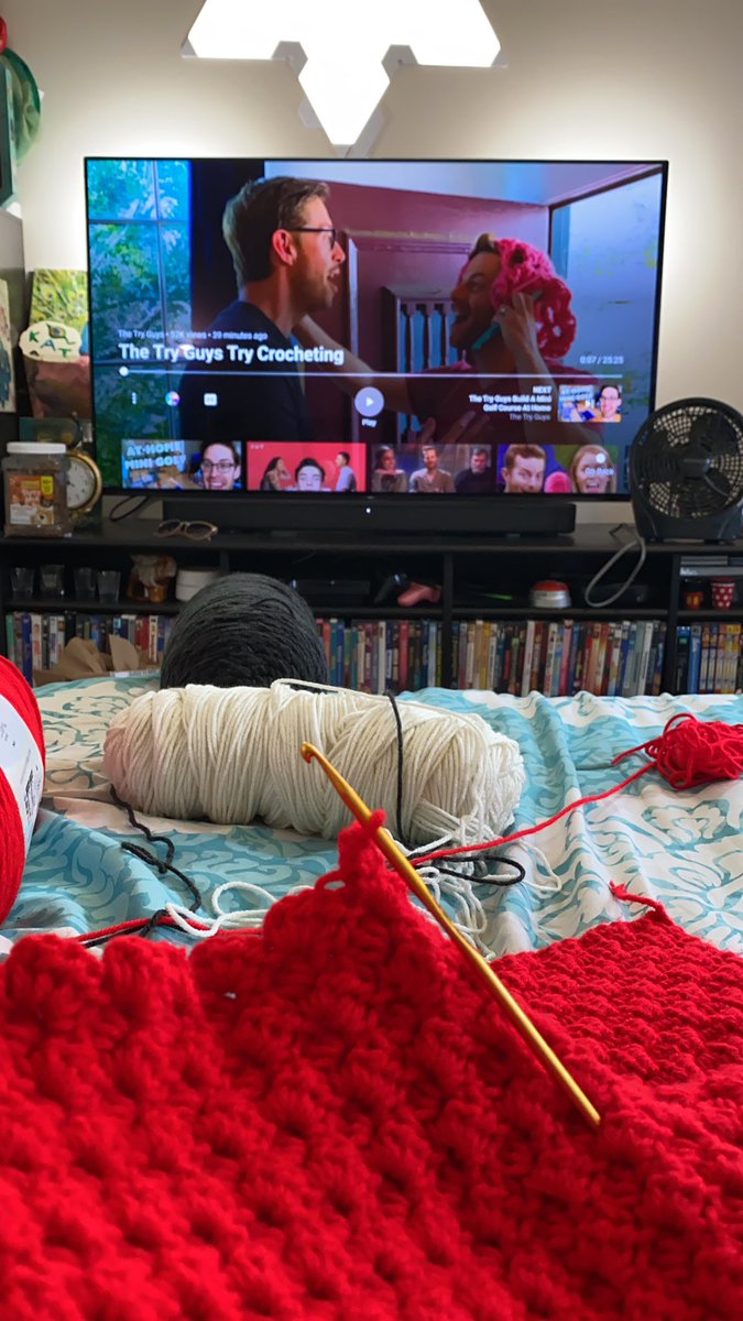 misskimberlyk's tweet photo. Me and the internet coming full circle today #craftybitches #tryguys @tryguys https://t.co/9MRb4A6pcp