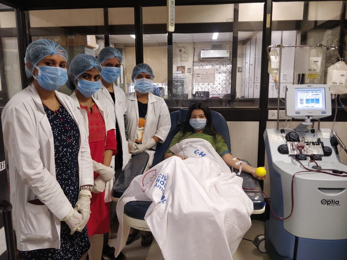 Thanks to intervention of Hon <a href="/CMOGuj/">CMO Gujarat</a> <a href="/vijayrupanibjp/">Vijay Rupani</a> we’ve got the nod from ICMR for starting #PlasmaTherapy at <a href="/svphospital/">Sardar Vallabhbhai Patel Hospital</a> 

Donor identified✅
Consent Obtained✅
Donation Completed✅
Tests underway👍

Hope to start trials tmrw

Thank you #SmrutiThakkar &amp; family