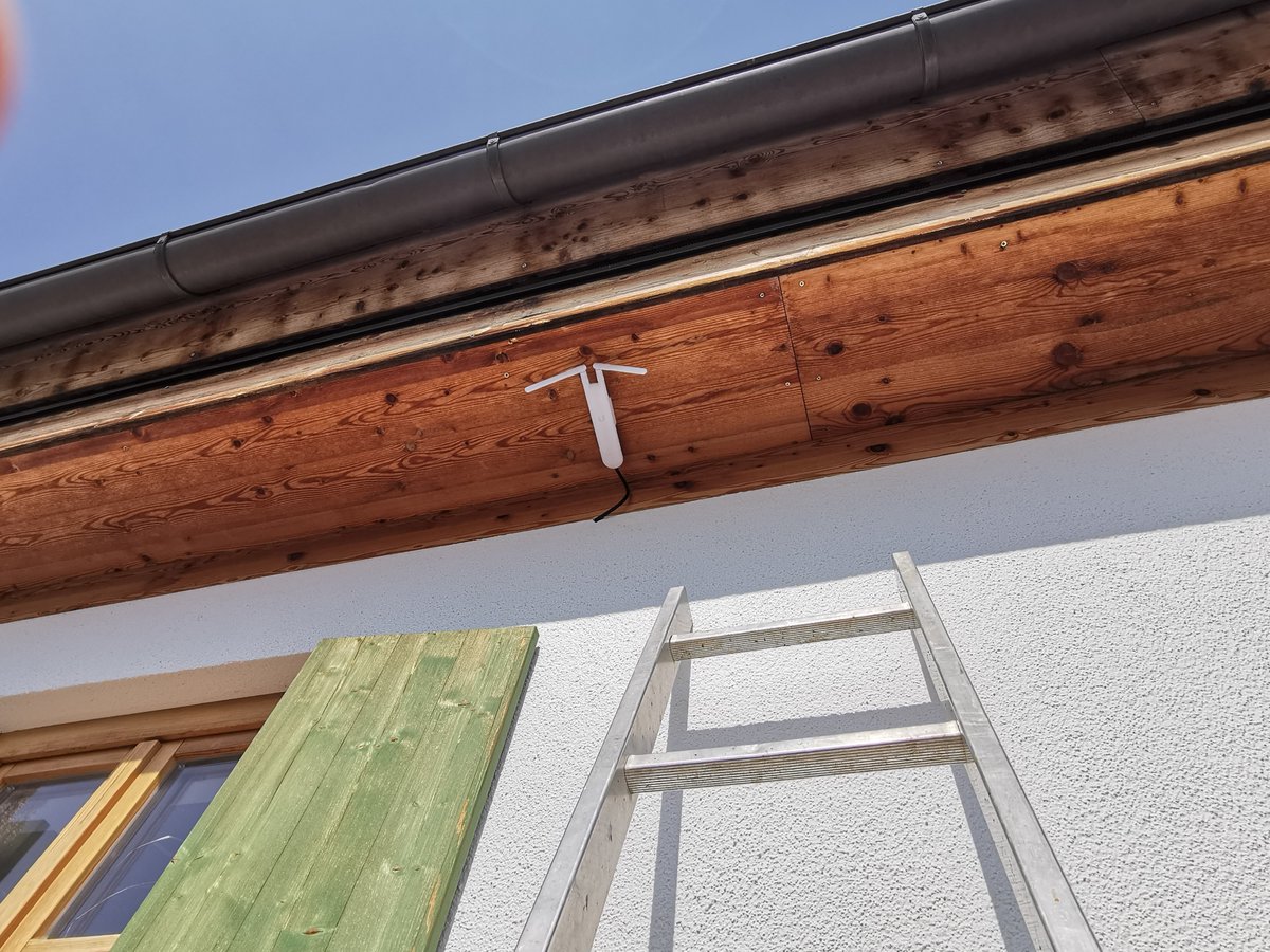 PfITs_de's tweet photo. Outdoor-Ap für eine bessere WLAN - Abdeckung - machen wir! https://t.co/58OZ3cno80