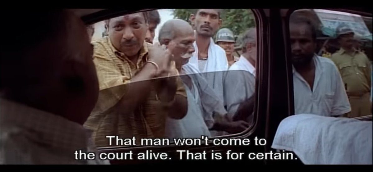 Virumandi Court Scene = Asuran Court SceneIn both of the films,Protagonists tries to enter the court but a group of people waits there to kill the Protagonists.  #Virumandi  #Asuran  #KamalHaasan