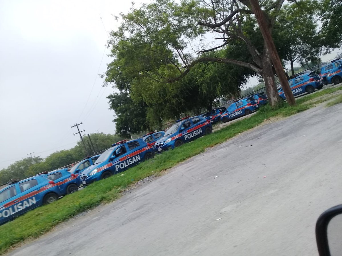 Israelbarronm's tweet photo. @ElHorizontemx El @GobSanNicolas haciendo gastos innecesarios, desechando cientos de patrullas (Polisan) y comprando otras (Jepp 4x4) de lujo.

Pero la inseguridad, sigue aumentando en el municipio.

¿Ésto es lo que quieres para tu municipio #Zeferino? https://t.co/qN5nU9Bt6x