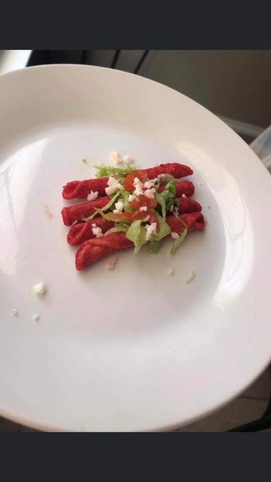 Le acabo de preparar enchiladas rojas a mi novio, que nervios.. espero le gusten 🙊 #CuarentenaExtendida<a href="/tag/cuarentenaextendida"class="tags"><span>#cuarentenaextendida</span></a>