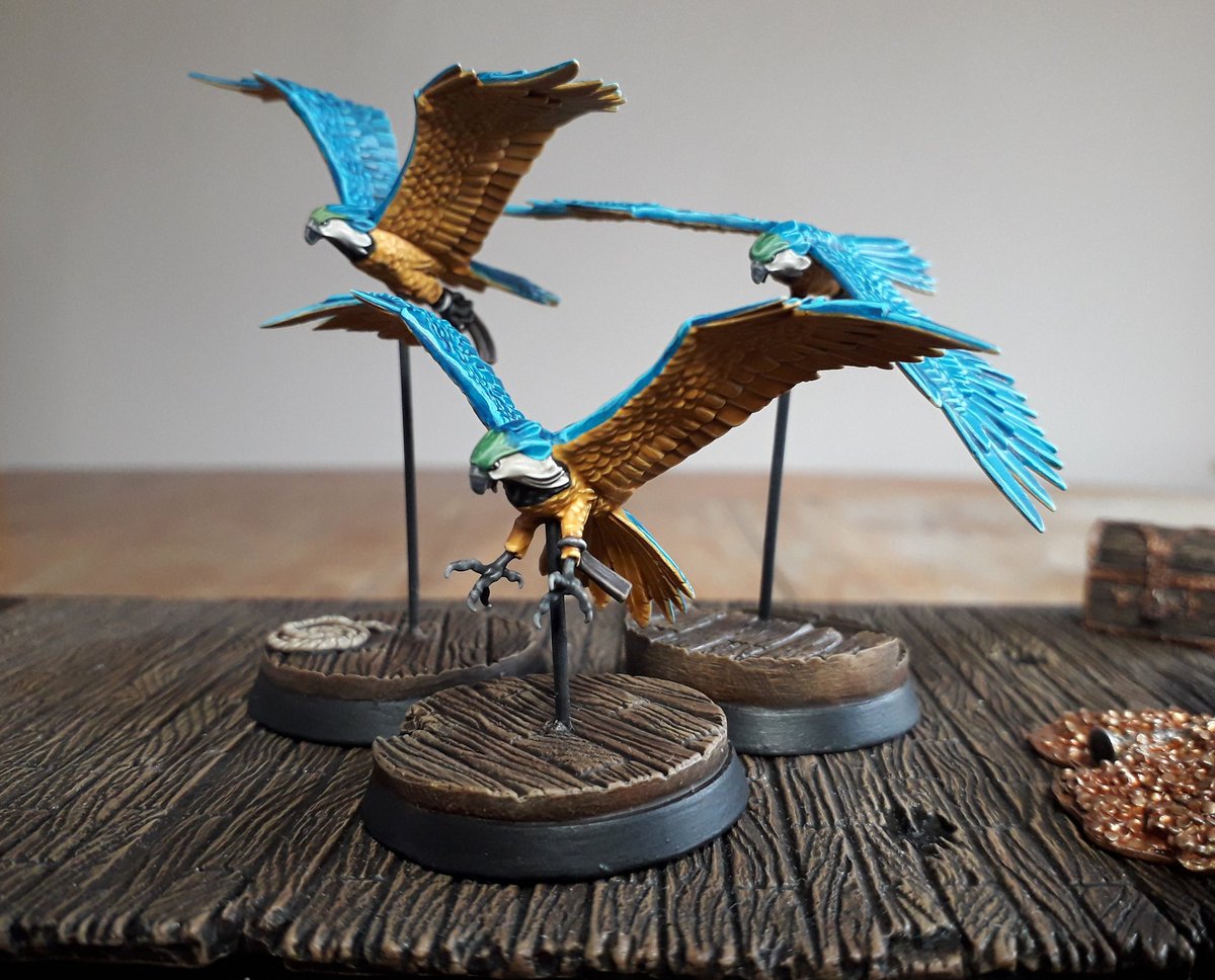 InAHidingPlace's tweet photo. One flock of Aetherwing Parrots finished for my #Anvilguard #CitiesOfSigmar army! #Warmongers #AoS #WarhammerCommunity #WePaintMinis #PaintHammer2020 https://t.co/hbZGN6bUuE