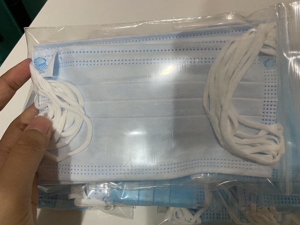 CClearingg's tweet image. 💜รีทวิตนี้ สุ่มแจกฟรี 10 ชิ้น 💜

หน้ากากอนามัย 3 ชั้นมีแผ่นกรอง 

❌ป้องกันไวรัส❌

** 10 ชิ้น 120 บาท **

#หน้ากากอนามัยพร้อมส่ง  #หน้ากากอนามัยราคาถูก #หน้ากากอนามัย