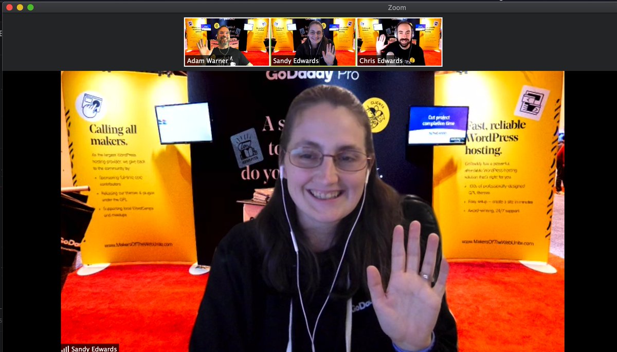 wpmodder's tweet image. Hey #WCSCV! Come visit us at our virtual sponsor booth and enter to win!

Step One:
👇🏽
Take a “selfie” screenshot of you with our team in the Zoom room

Step Two:
👇🏽
Tag @GoDaddyPro #MakersOfTheWeb #WCSCV

Step Three:
👇🏽
Post to Twitter