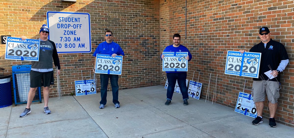 BC_lancer_FB's tweet photo. The staff is out and about in full support of the @bchs_2020 ! Thanks to @BCHS_SDE for this great idea https://t.co/spl8OLgXkB