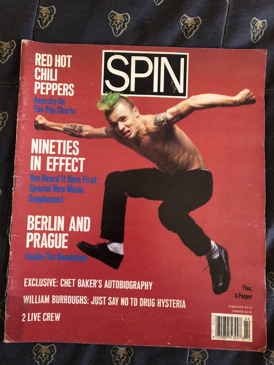 farratia's tweet photo. Cuarentena, día 324: desempolvé algunas colecciones de revistas. Hoy, portadas de Red Hot Chili Peppers de 1990, 1989, 1996 y 2007 https://t.co/ecgwNwQkrk