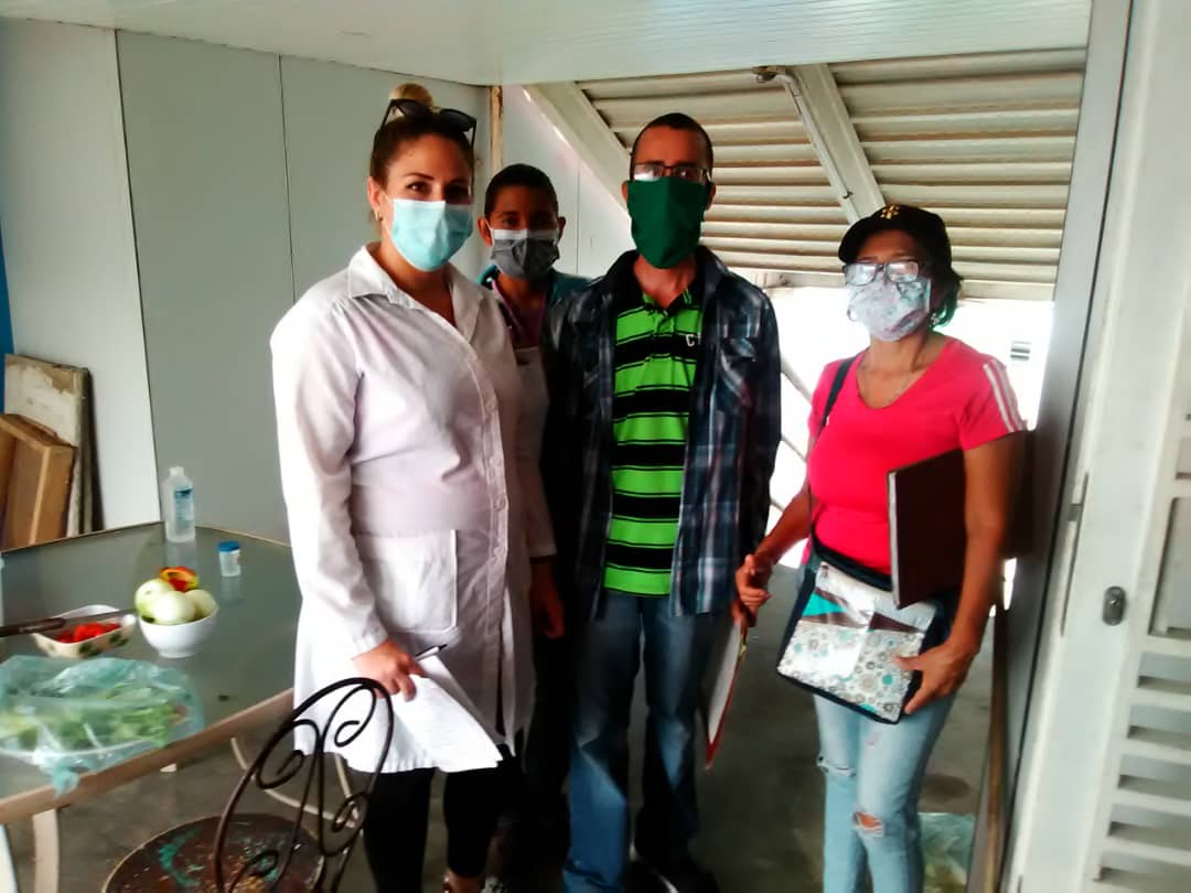 labendicionded8's tweet photo. Jornada de pesquisas del coronavirus con los médicos cubanos en la Bendición de Dios en compañia del somos venezuela del urbanismo. #COVID-19. #NicolasMaduroMoro. #DiosdadoCabello. #Luisjosemarcano. https://t.co/lKq81T1yoV
