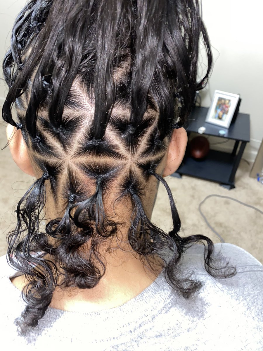 __Zionnah's tweet photo. no professional but Iโll get you right ๐๐พโโ๏ธ๐, show luvvvv #triangleboxbraids ๐ https://t.co/qKR5l3fitH