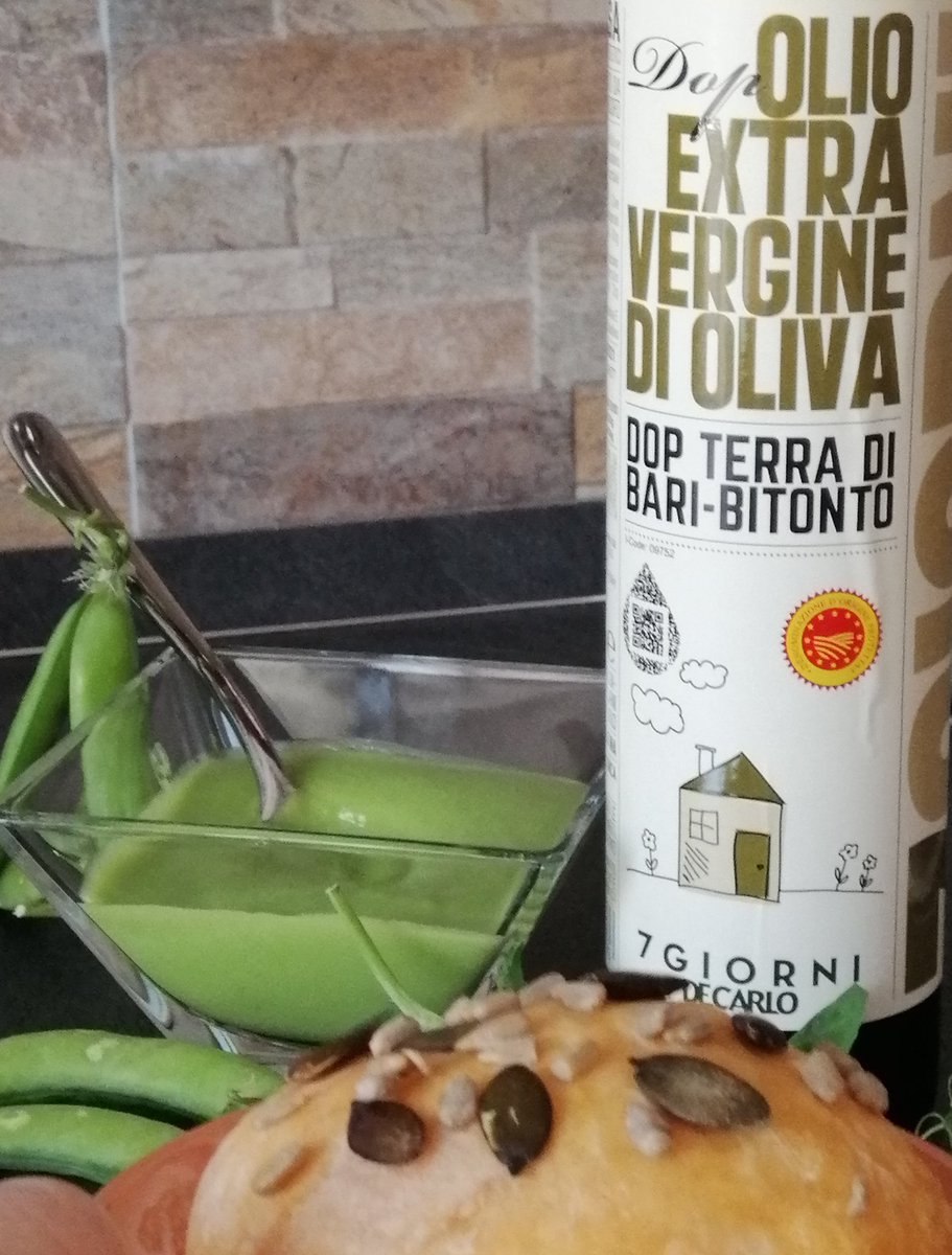 LaConsiglieria's tweet photo. .@OriettasRecipes -
...mi son gustata il #paneconacquadipomodoro con un filo d'olio e una #cremadipiselli
😉

@EsperimentidiMG @landoffacts @gdfoxautore @anboemo @Barbaga3Gaetano @viaggimperfetti @Nemo_In_Cucina @LaCucinadiGioia @espby @SimonaPasquino5 https://t.co/qUP3yfGoHA