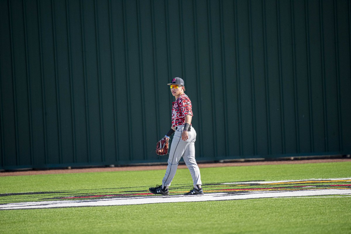 elijahnunez__'s tweet image. Goodbyes are never easy but they’re part of life. I’m forever grateful to be a Warrior. To my seniors, I love y’all and I wish y’all nothing but success. To my younger guys...carry the tradition and bring a ship home to Arlington. #1out