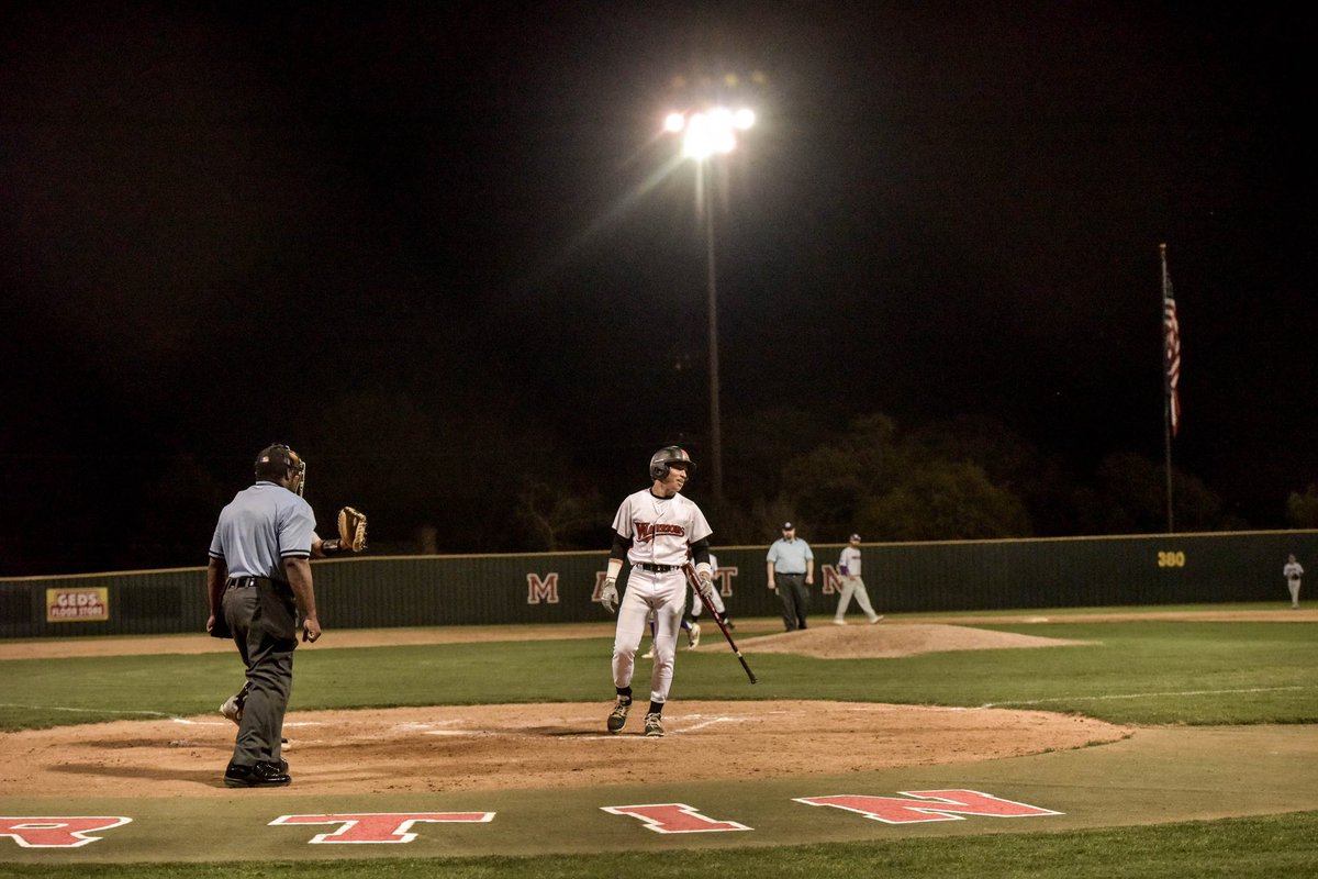 elijahnunez__'s tweet image. Goodbyes are never easy but they’re part of life. I’m forever grateful to be a Warrior. To my seniors, I love y’all and I wish y’all nothing but success. To my younger guys...carry the tradition and bring a ship home to Arlington. #1out
