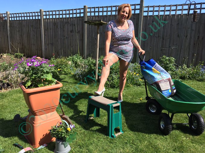 Catch my new YouTube Video Premiere and chat with me live TODAY at 7pm (GMT) Saturday 18th April at https://t<a href="/tag/stilettos"class="tags"><span>#stilettos</span></a><a href="/tag/minidress"class="tags"><span>#minidress</span></a><a href="/tag/whiteheels"class="tags"><span>#whiteheels</span></a>