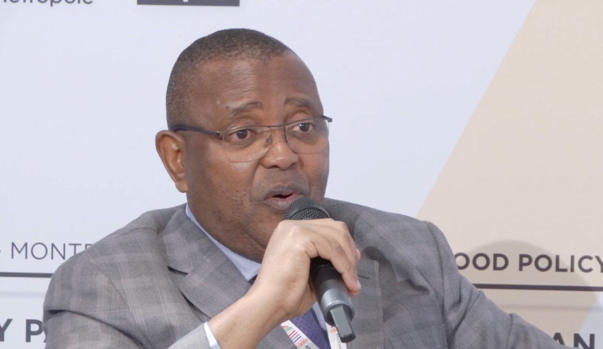 ICIBrazza's tweet photo. #URGENT - Christian Roger OKEMBA et Eric Ngouloubi Sayi, respectivement Présidents des Conseils Municipaux, Maires des villes de #Brazzaville et de #Mossendjo sont révoqués de leurs fonctions. (Conseil des Ministres) https://t.co/xRIdPJGZIz
