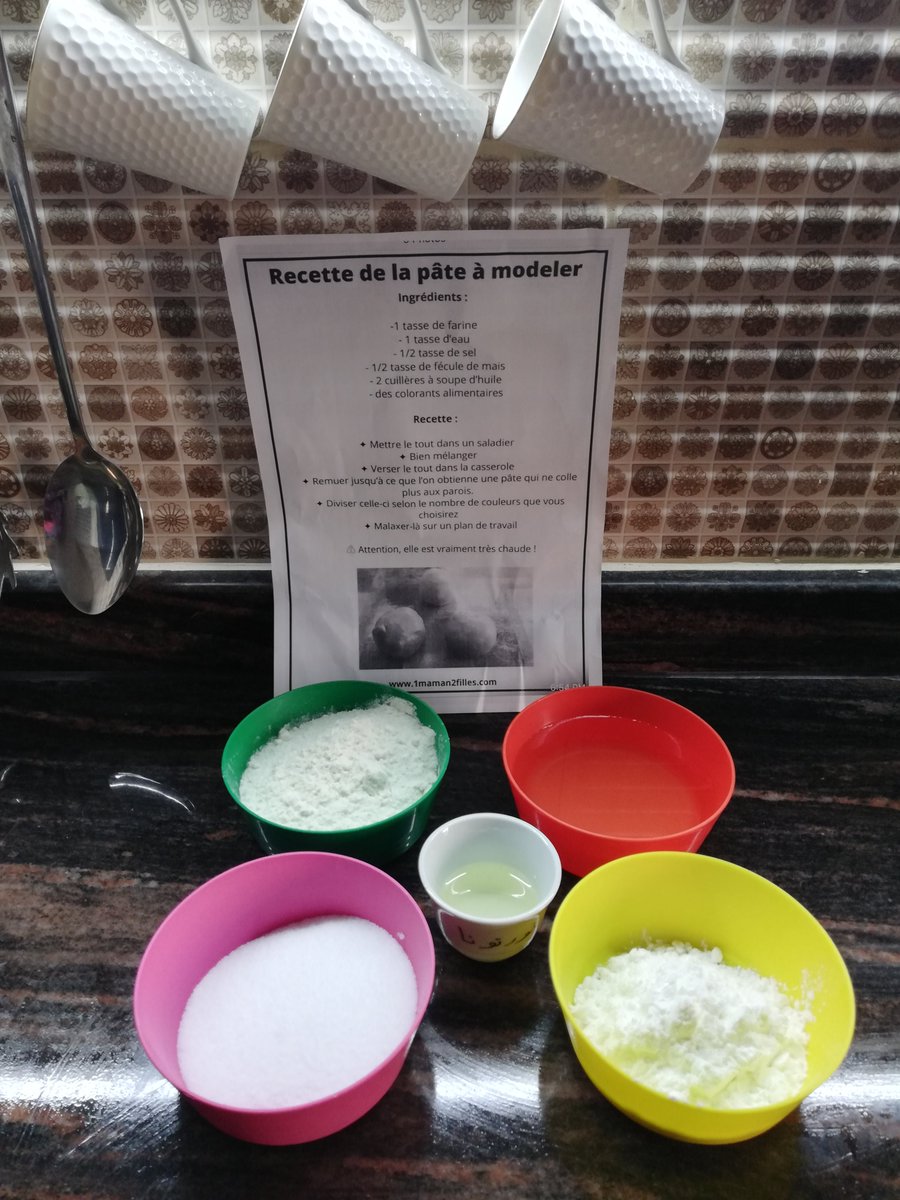 wafaa_hamandi's tweet photo. Étape par étape, Mariam a préparé la pâte à modeler en suivant la recette. Elle a fait plusieurs couleurs.@Hhhsinfo @OstaJana @SamerHamandi https://t.co/scIJFrLVCC