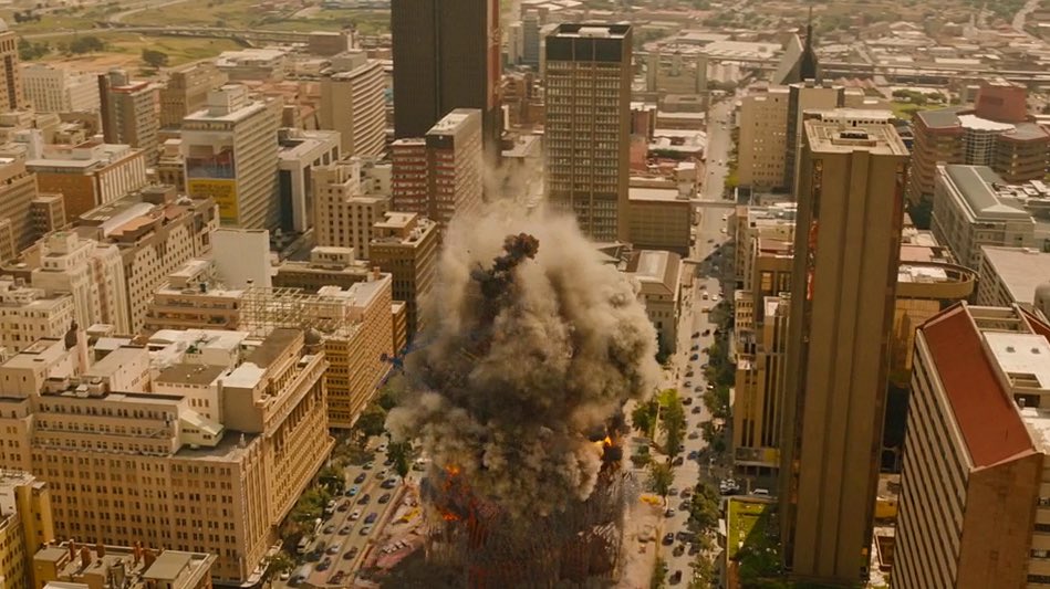 FergHassan's tweet photo. Throwback to that time when Iron Man &amp; SAPS fought the Hulk in Joburg CBD https://t.co/O3OwWkFEcH