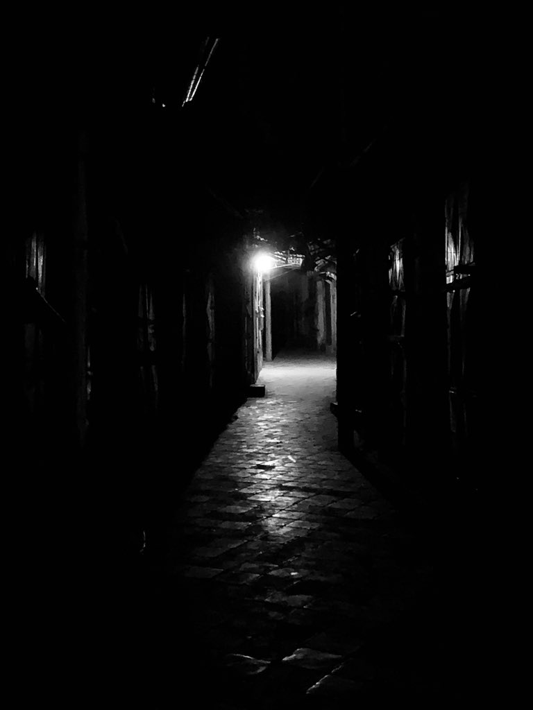 Oustadhpadre's tweet photo. Au cœur de la #médina, entre  obscurité et clarté https://t.co/W1lt9D3TJJ