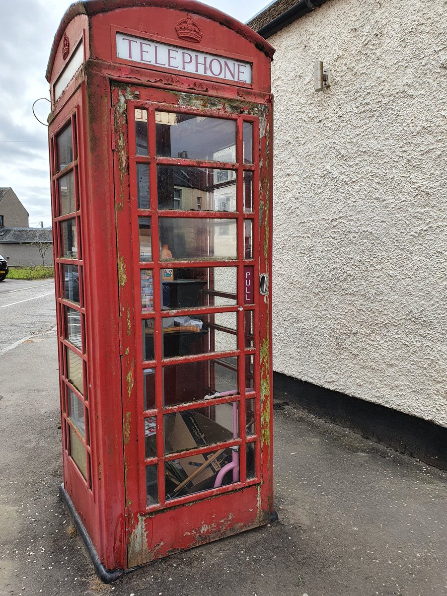 sheilagbest's tweet photo. Reflections wk4: I have become phonebox geek during the #lockdown. The one in my beautiful village #Errol has been reclaimed for reuse like the ones in #Guildtown and #Muthill but needs a wee bit TLC. Sometimes has seedlings π± for sharing which I π https://t.co/B5zXyEaZrz