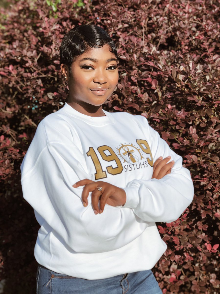 The newest 𝑵𝒖𝒃𝒊𝒂𝒏 𝑸𝒖𝒆𝒆𝒏👸🏾 has arrived! Allow me to reintroduce myself as one of the newest members of the FAMU Chapter of SISTUHS,Inc. 💛🖤 
——
Together, we are THE .....
-FORTUNATE46 ✨
@famu_sistuhs #feelingFORTUNATE