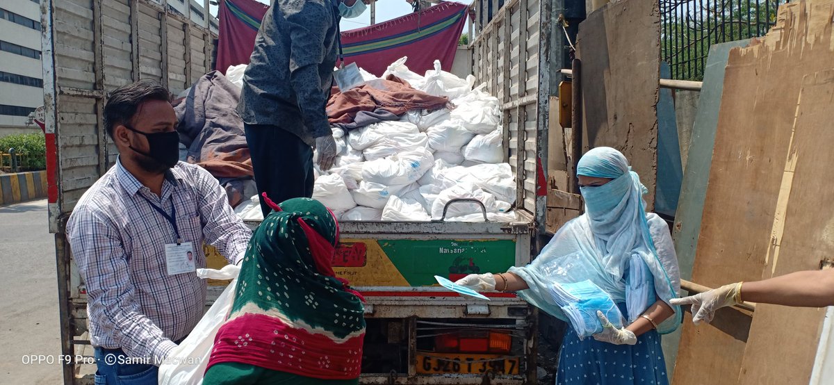 NavsarjanD's tweet photo. @itwillbeorg 330 grain kits distributed in Surat slums by Navsarjan Xavier's Cell for Human Development. https://t.co/LGolEorJmK https://t.co/72JNXFFcqN