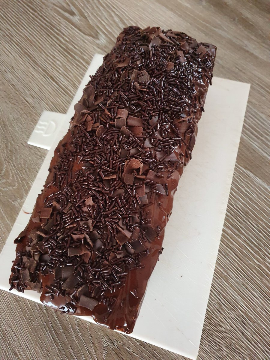 Stach010's tweet photo. Verzoek van mijn #kanjers of ik ging bakken. De weegschaal gaf voor een ieder akkoord #caloriebom https://t.co/QeHQahUTuf