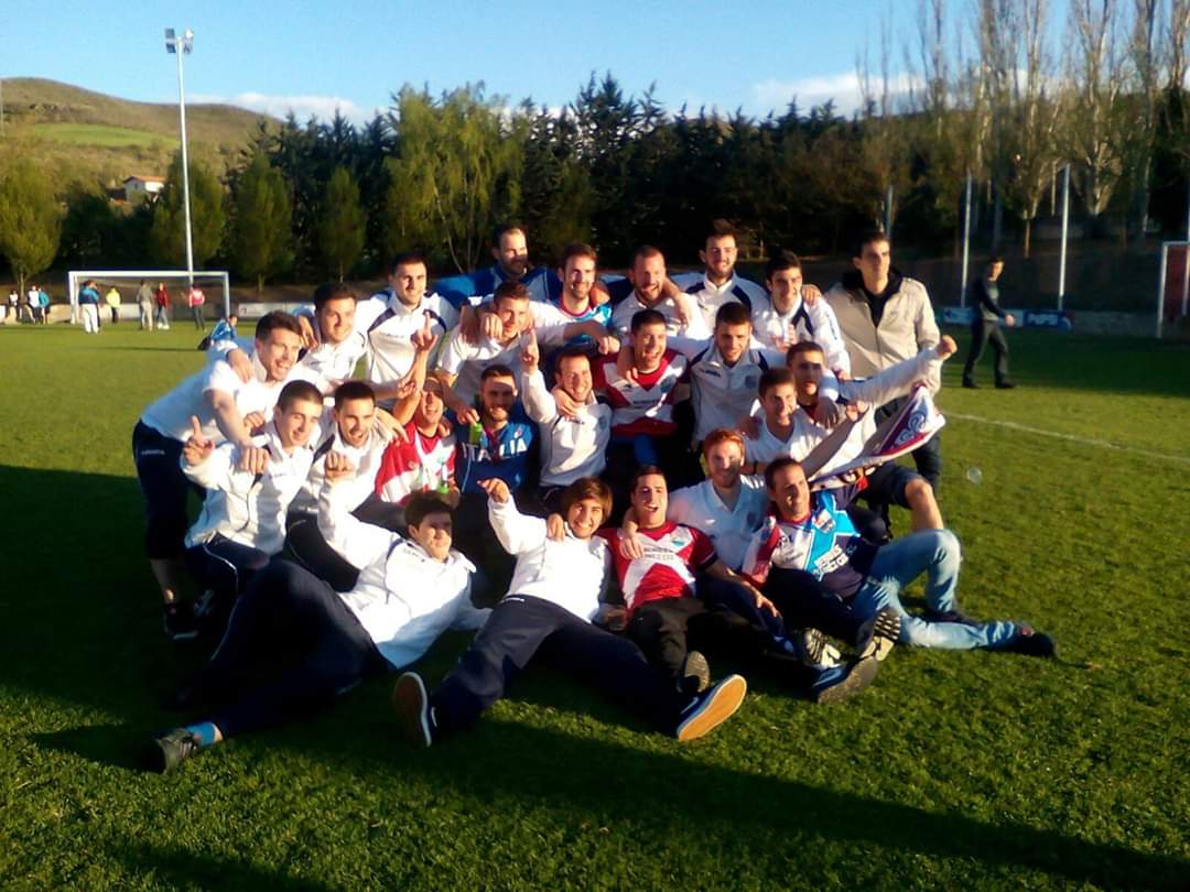 <a href="/CDZirauki/">CDZirauki</a> <a href="/AUPAEGUES/">C.D. VALLE DE EGÜÉS FUTBOL</a> <a href="/BetiKozkorKE/">Beti Kozkor</a> @oberenafutbol <a href="/udcTxantrea/">U.D.C TXANTREA K.K.E</a> <a href="/BETIONAKoficial/">BETI-ONAK Fútbol</a> <a href="/FutCantolagua/">C.D. Cantolagua</a> <a href="/FcBidezarra/">F.c.Bidezarra</a> <a href="/cdavancezcabart/">C. D. Avance Ezkabarte</a> <a href="/Infanzones/">CD Infanzones</a> <a href="/cdmendi/">Club Deportivo Mendi</a> Gracias <a href="/CDZirauki/">CDZirauki</a>, ahí va nuestra foto, de 4 años.

Es el turno de <a href="/arenasayegui/">arenasayegui</a>, <a href="/CDIdoya/">Club Deportivo Idoya</a>, <a href="/AoizCd/">Club Deportivo Aoiz</a> y <a href="/FutCantolagua/">C.D. Cantolagua</a>