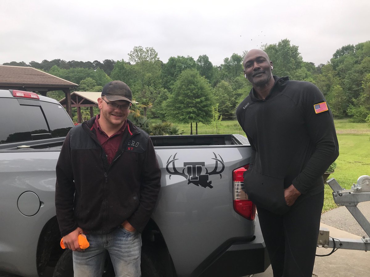 ToyotaKarl's tweet image. A few things that Karl Malone @TheDeliverer_32 loves are represented in these pictures: #hunting, #fishing, @Toyota and #LaTech! These decals were just installed so let us know what you think! Availability is limited.