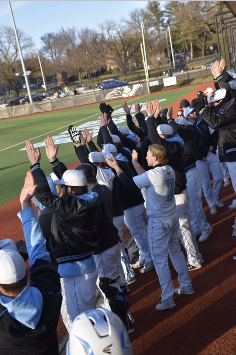 jiiiiimboo's tweet photo. Claps for all the people on the front lines in the battle against COVID. All-American Heroes!
Sincerely,
The Boyz
#CCD3Week @CentennialConf #JHU https://t.co/ncCyLVAuRw