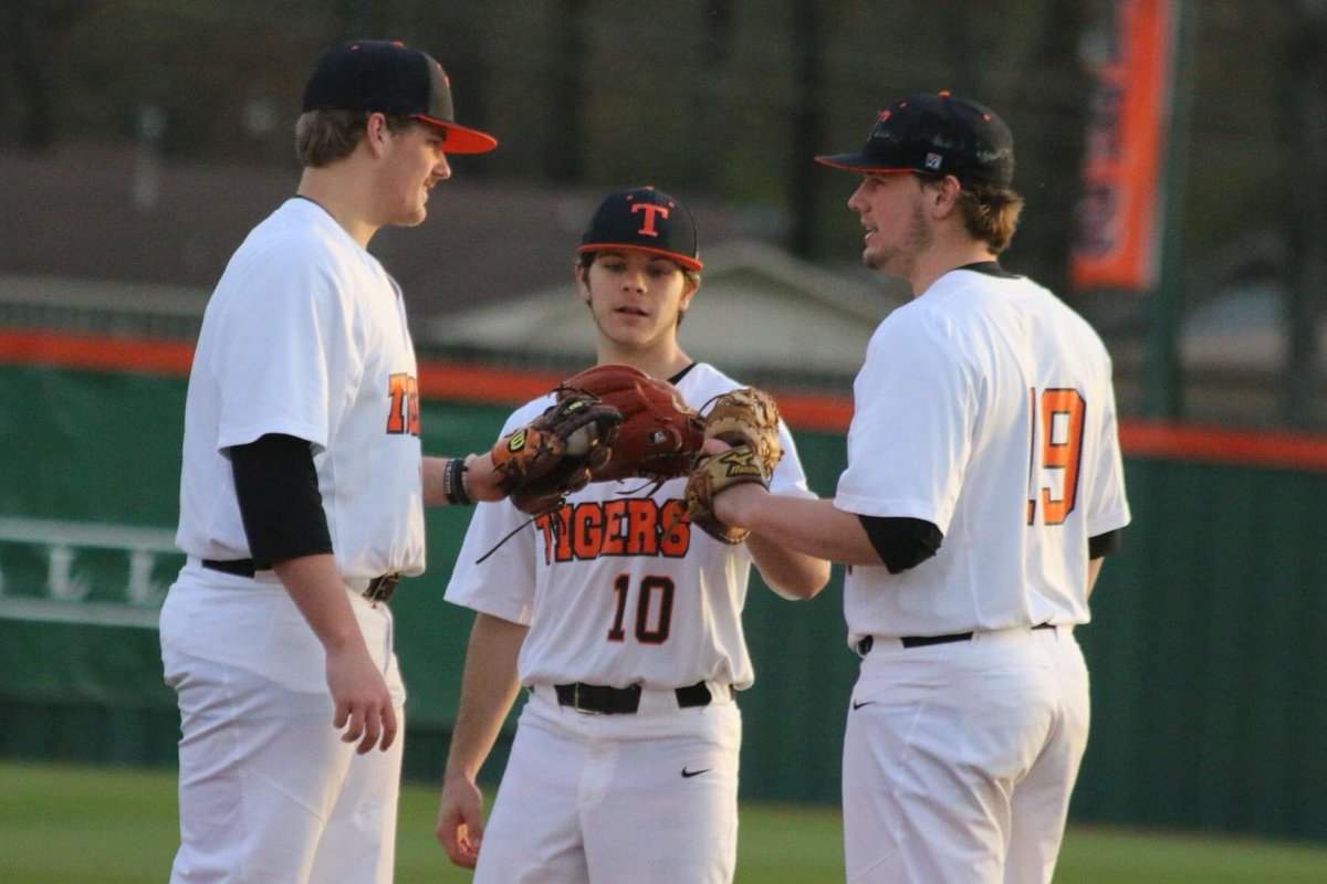 michaelsik10's tweet photo. These past 3 1/2 years at Texas High came to an odd end but I have made many memories and friends that I will forever cherish. On to the next           10 out https://t.co/AU8mSu7EhL