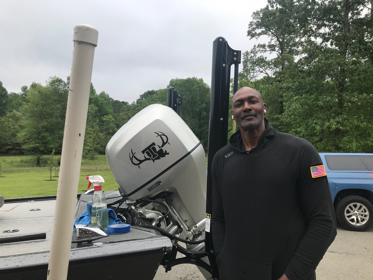 ToyotaKarl's tweet image. A few things that Karl Malone @TheDeliverer_32 loves are represented in these pictures: #hunting, #fishing, @Toyota and #LaTech! These decals were just installed so let us know what you think! Availability is limited.